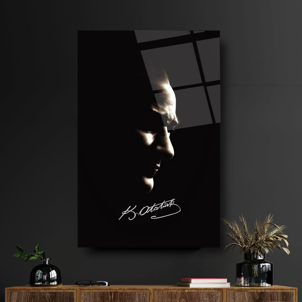 Atatürk Silüeti ve İmzası Cam Tablo