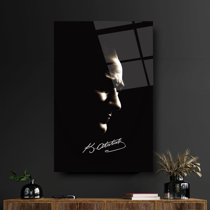Atatürk Silüeti ve İmzası Cam Tablo
