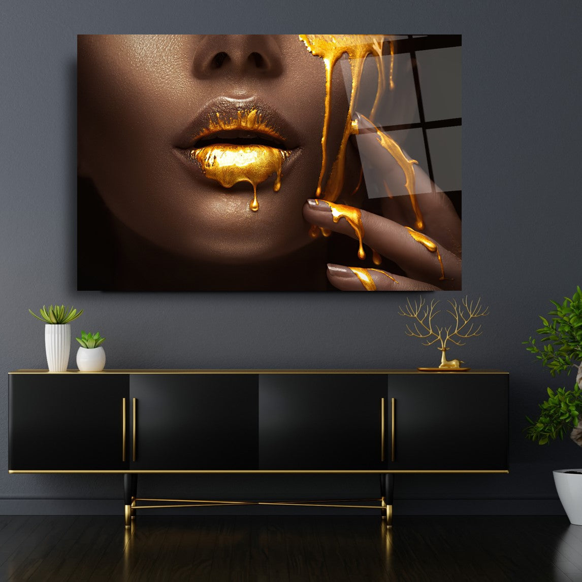 Gold Kadın Dudağı Cam Tablo